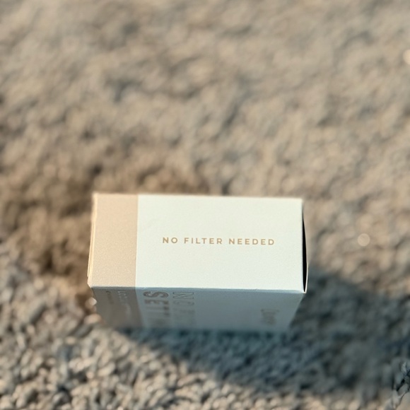 NIB- Colour pop No Filter setting powder - Picture 5 of 5